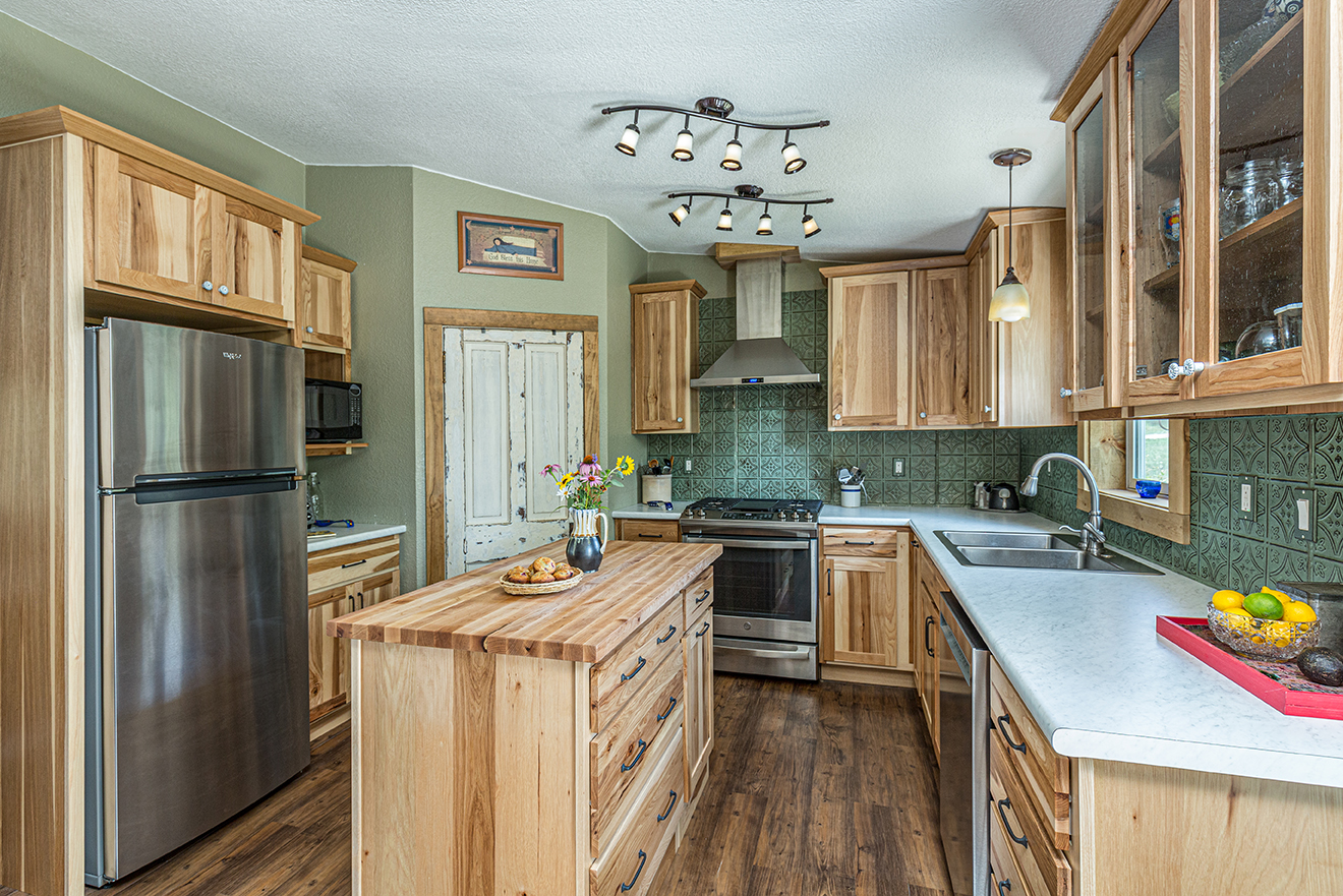 Tinnin-Kitchen-Hickory-Rustic
